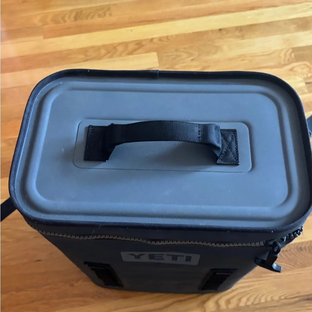 YETI Hopper M20 Backpack Cooler - Dark Gray - Picture 8 of 8
